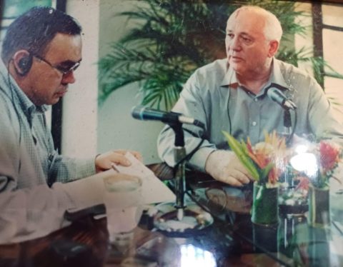 Periodista Nelson Murillo entrevista a Mijaíl Gorbachov